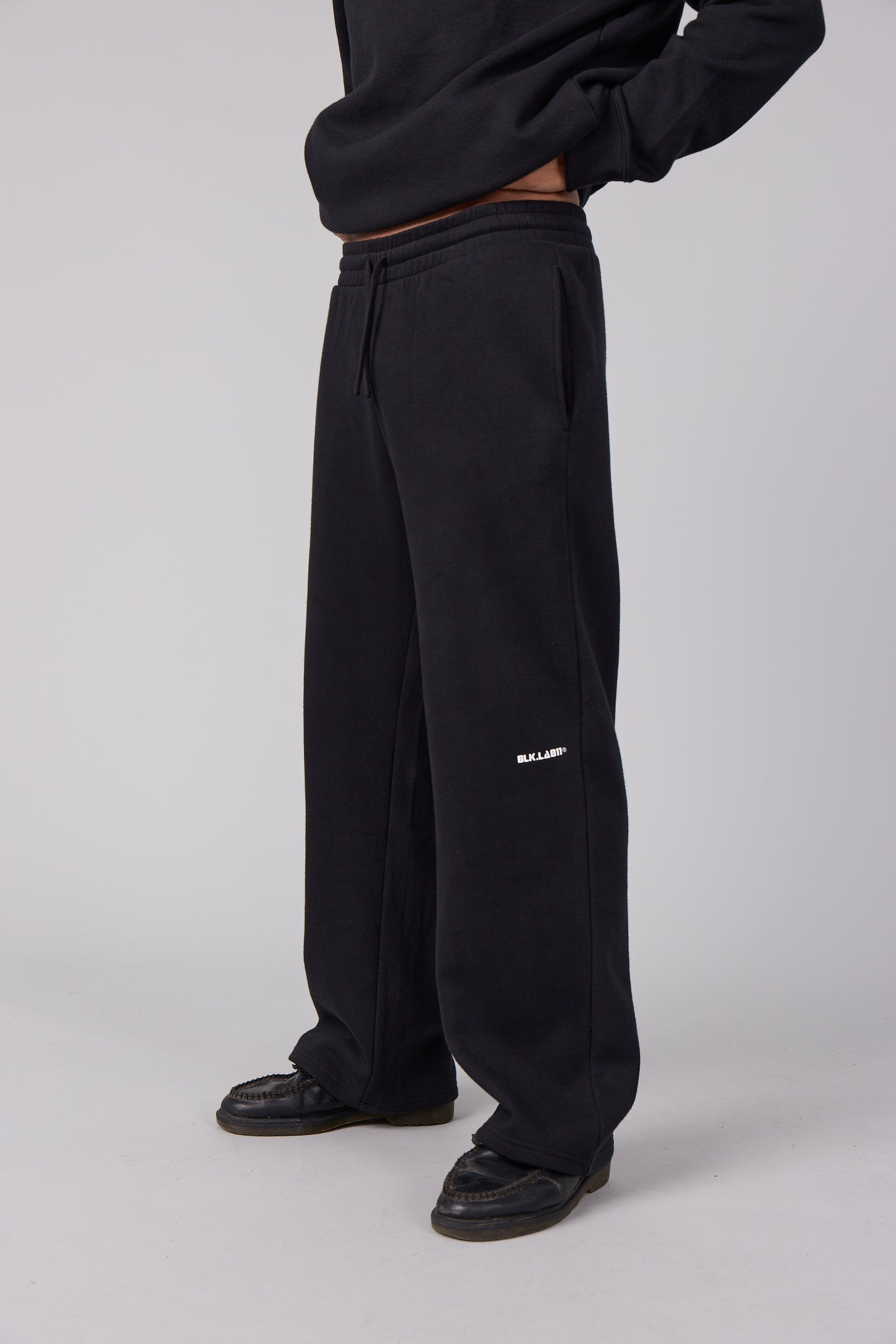 11BASECAMP SWEAT SET