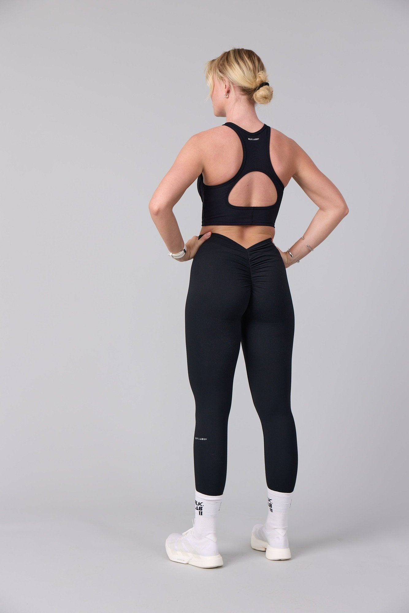 11ELEGANCE SPORTS TOP