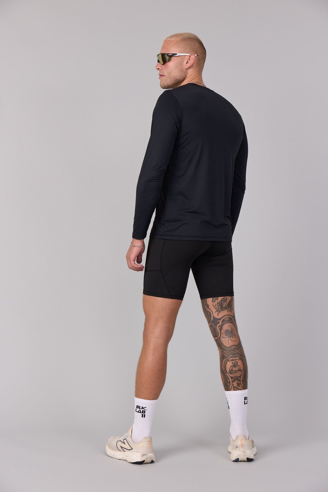 11RESILIENCE DRY FIT LS TEE hover