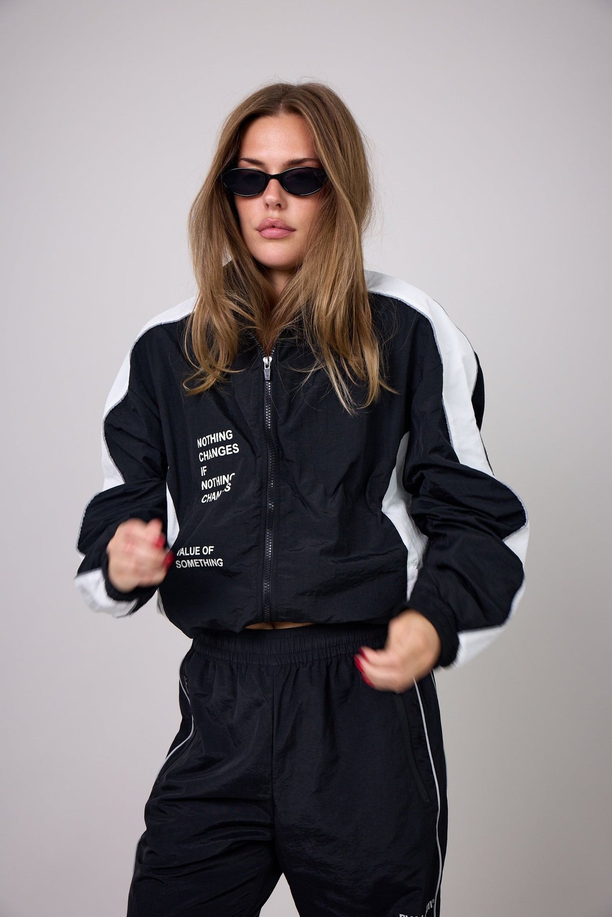 11UNSTOPPABLE WINDBREAKER