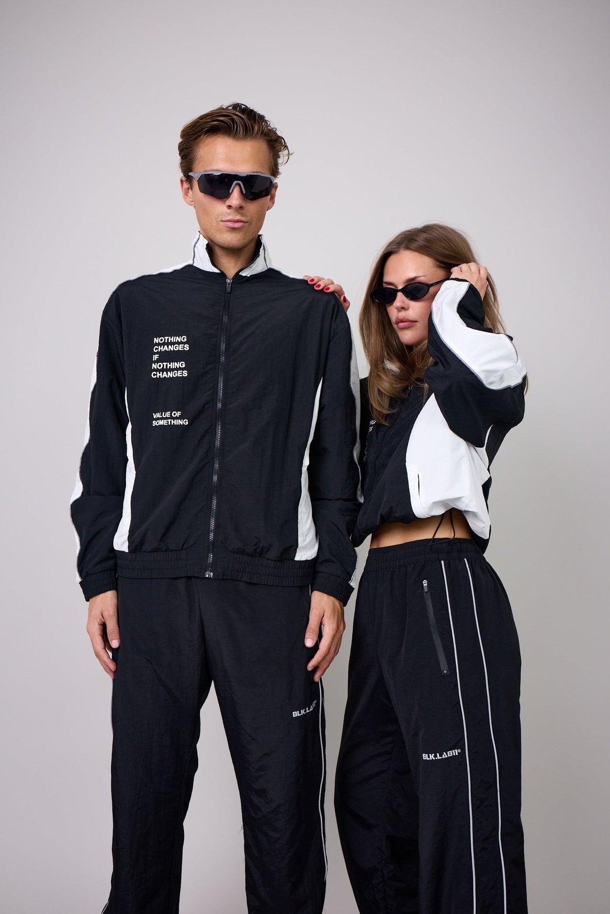 11UNSTOPPABLE WINDBREAKER