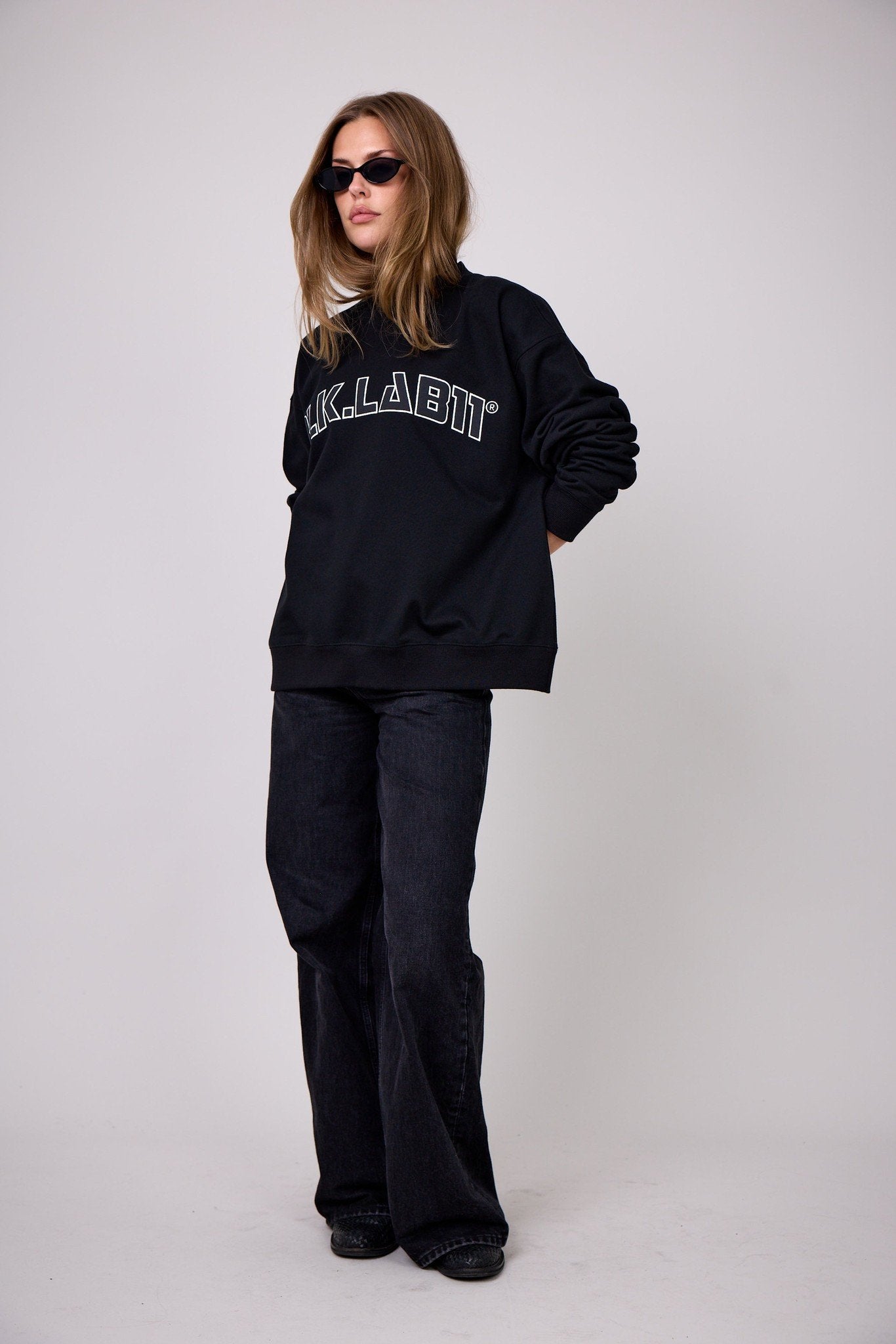 11WILD CREW NECK hover