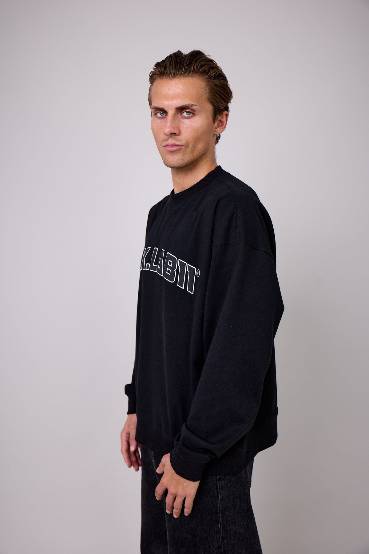 11WILD CREW NECK