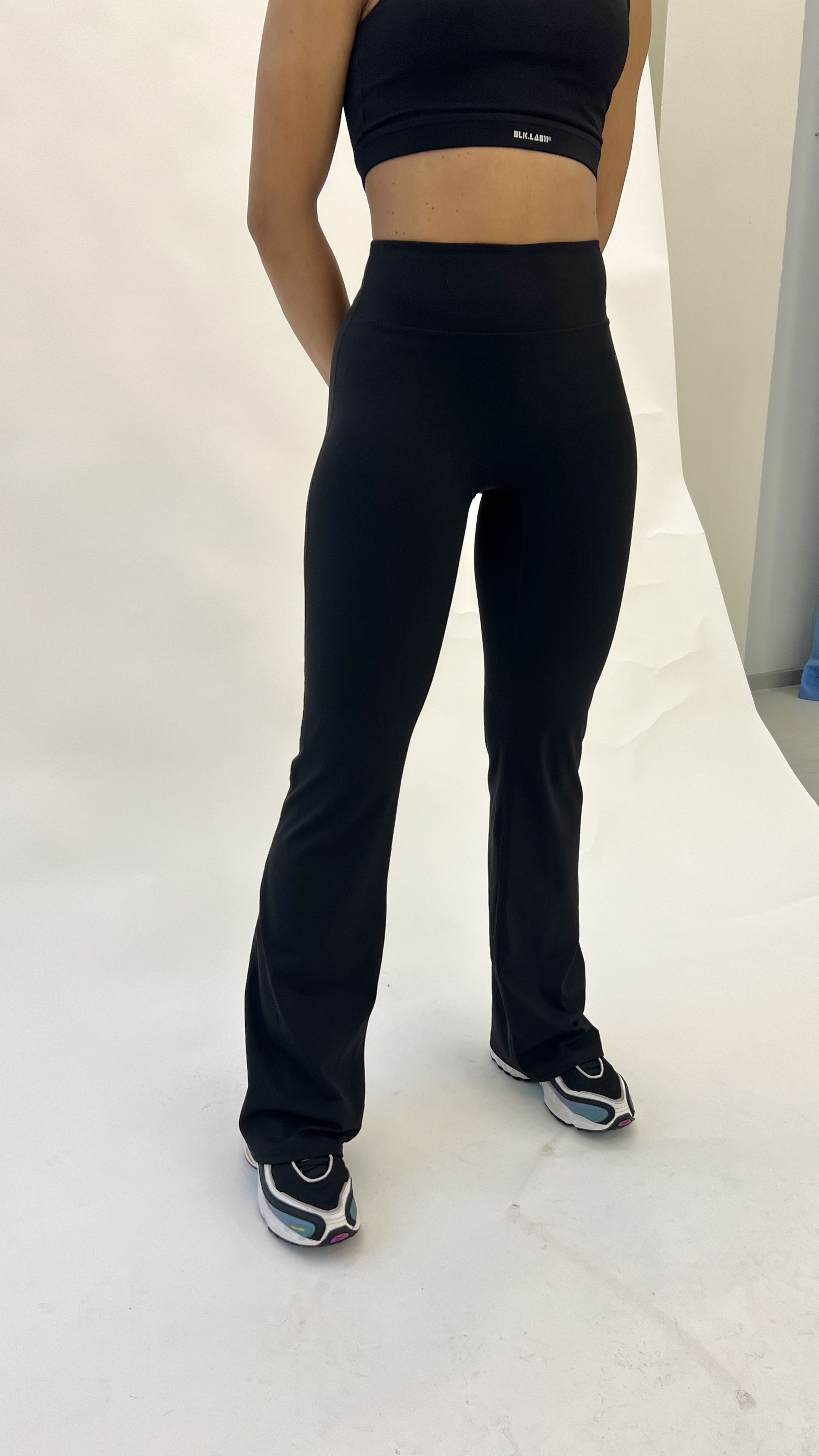 11GROUNDING FLARED PANT